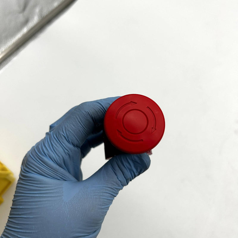 IDEC HW1B-V4F03-R Switch Push Button HW Series Red Round Plastic Bezel 1ct 9