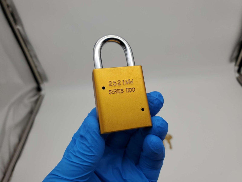 2x American Lock Lockout Padlocks 1" Shackle 1-1/2" Body Gold Keyed Alike 1 Key 3