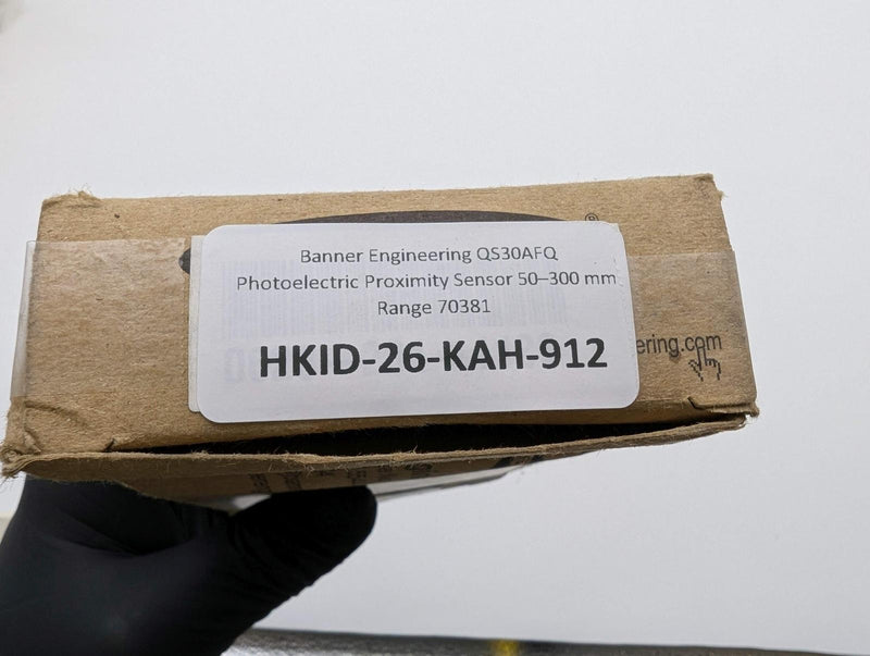 Banner Engineering QS30AFQ Photoelectric Proximity Sensor 50–300 mm Range 70381