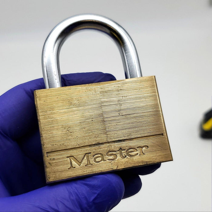 Master Lock No 160-D 1-1/4"L x 0.35"D Shackle 2-3/8"W Brass Body Keyed Alike 3