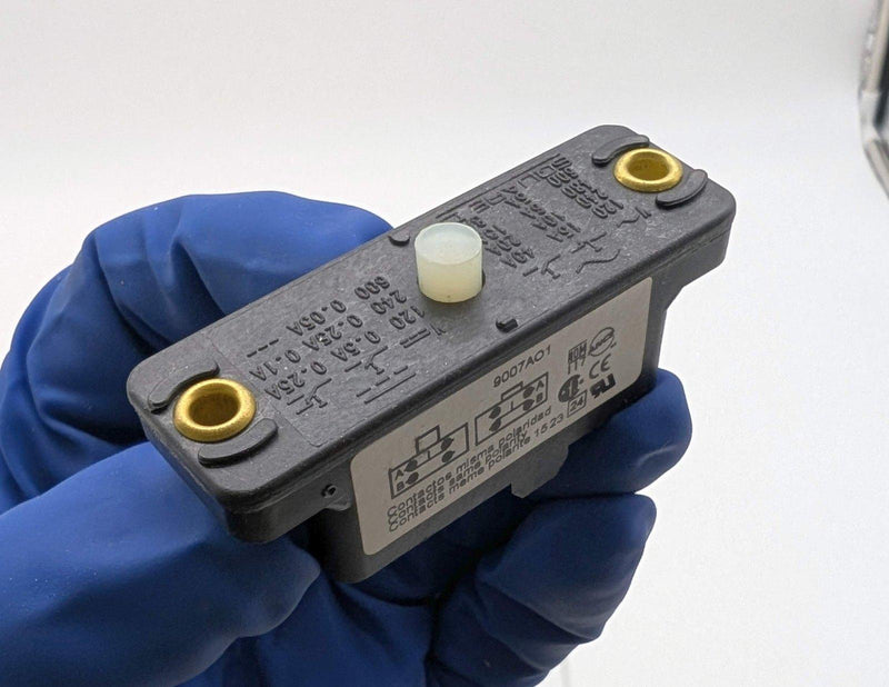 Telemecanique 9007AO1 Snap Action Switch Plunger Actuator 1NO / 1NC 1