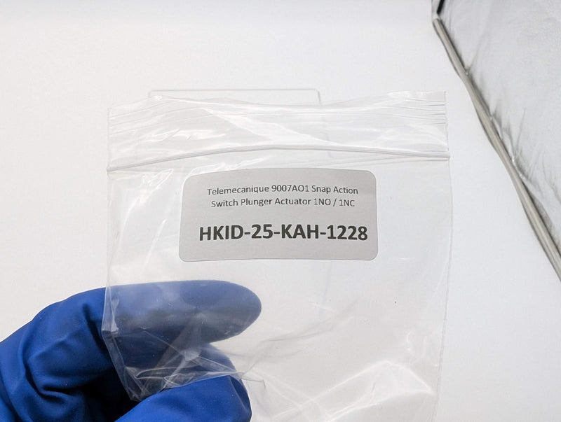 Telemecanique 9007AO1 Snap Action Switch Plunger Actuator 1NO / 1NC 4
