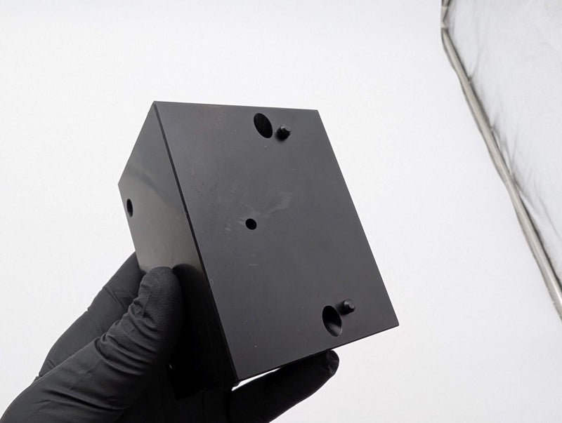 EFC 22-1A03 Regulator Block w/ Fluid Out 4mm Push Lock Fitting for Color Changer