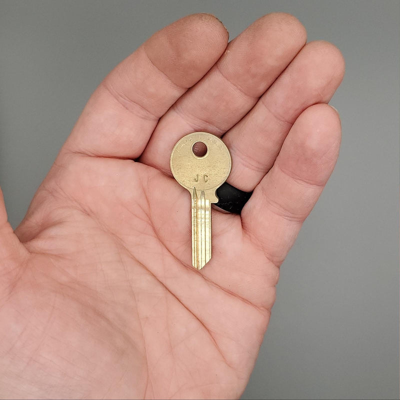 5x Yale RN13 1/2 Key Blanks JC Keyway Standard Surety Nickel Silver 5 Pin NOS 2