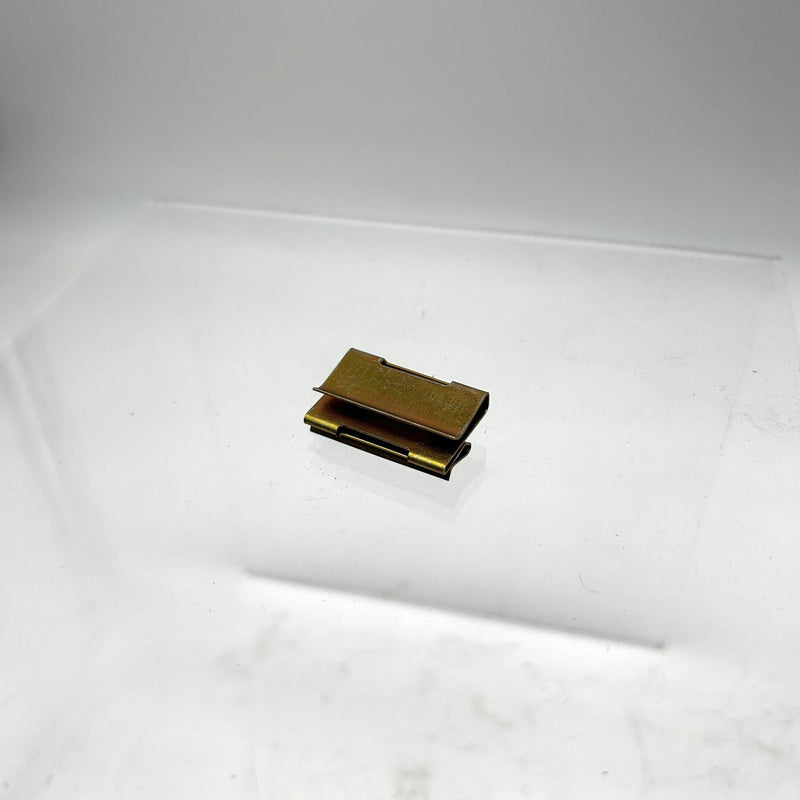 AMC Jeep 8935002250 Clip for Exterior Body Mouldings Group 26.032 OEM NOS Loose 4