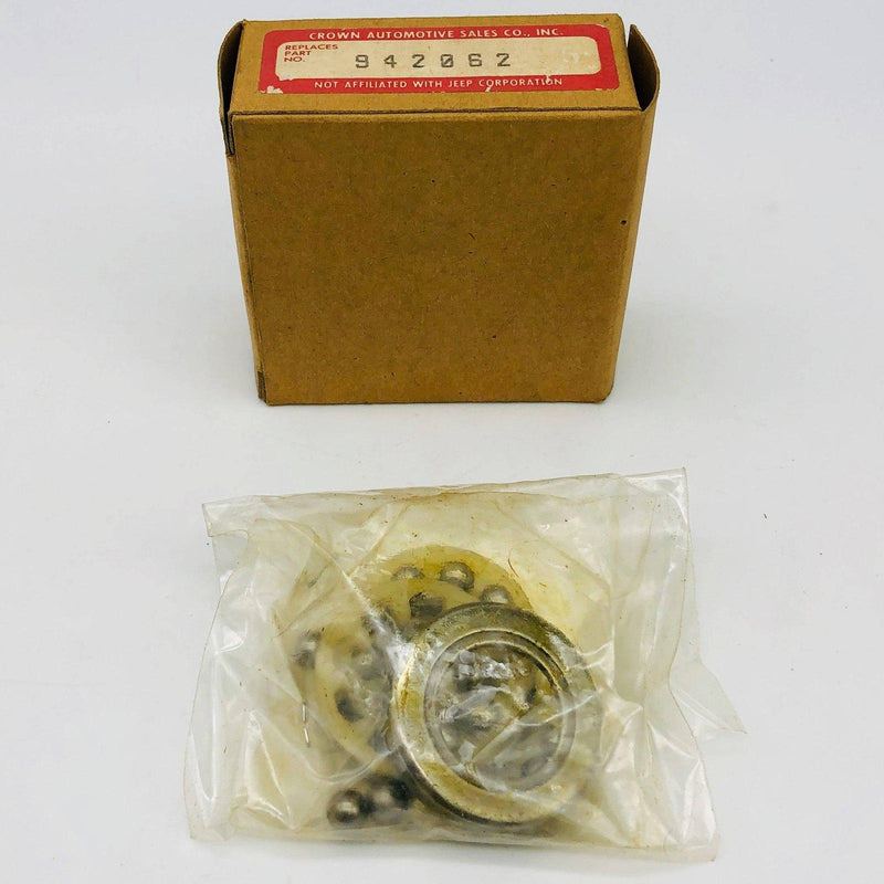 Crown 942062 Steering Worm Gear Bearing Kit for Jeep Kaiser New Old Stock NOS 1