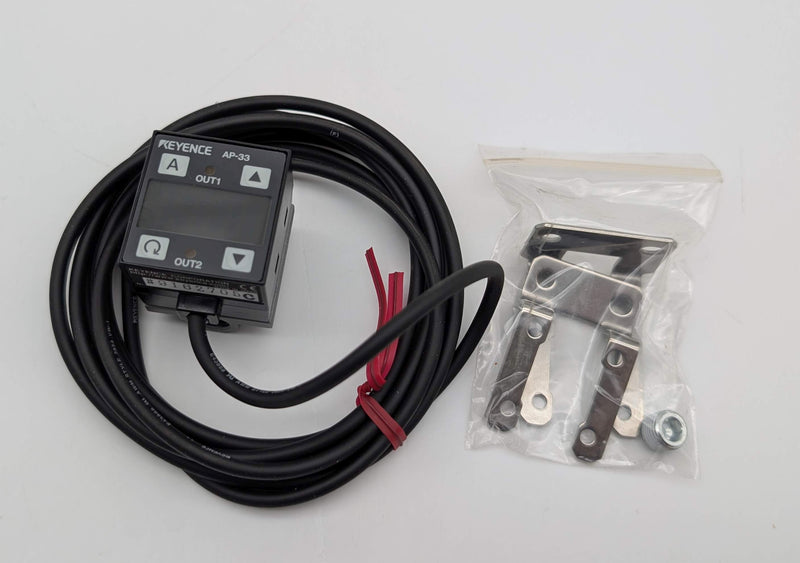 Keyence AP-33 Digital Pressure Sensor Display 0 to 145 PSI NPN 12 to 24 VDC