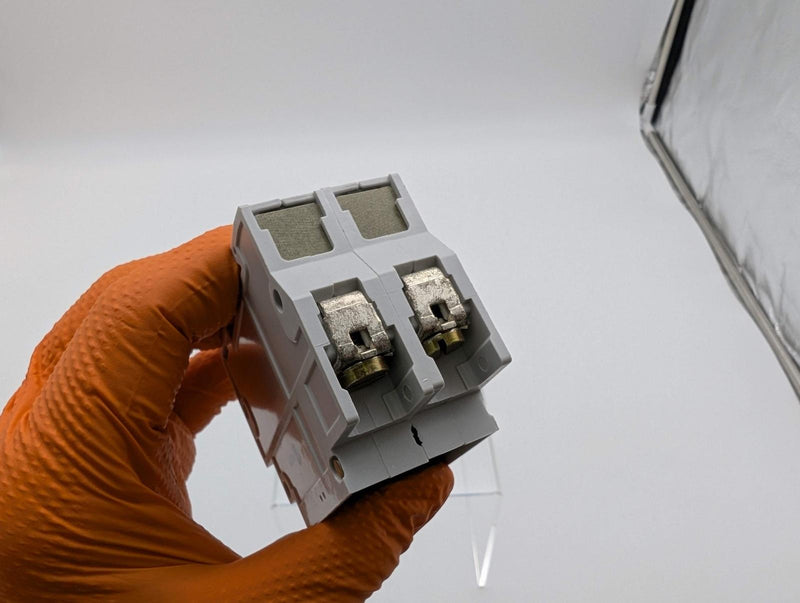 Siemens 5SN8-G10A Circuit Breaker 10A 220V Double Pole MCCB 2