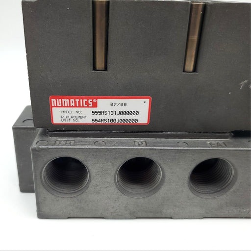 Numatics 555RS131J Regulator Valve 10 - 130PSI Plug-In Side Port Common Exhaust 2