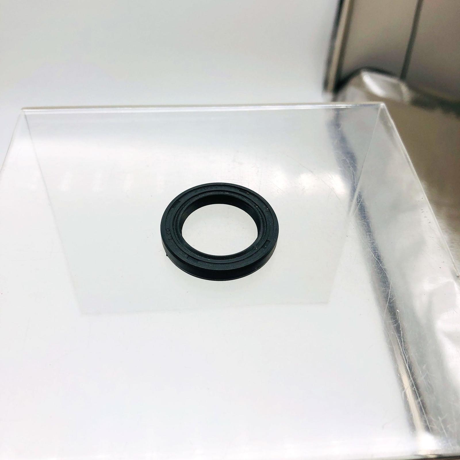 NEW GENUINE OEM TORO PART # 611396 OIL SEAL; REPLACES 602632, 605020
