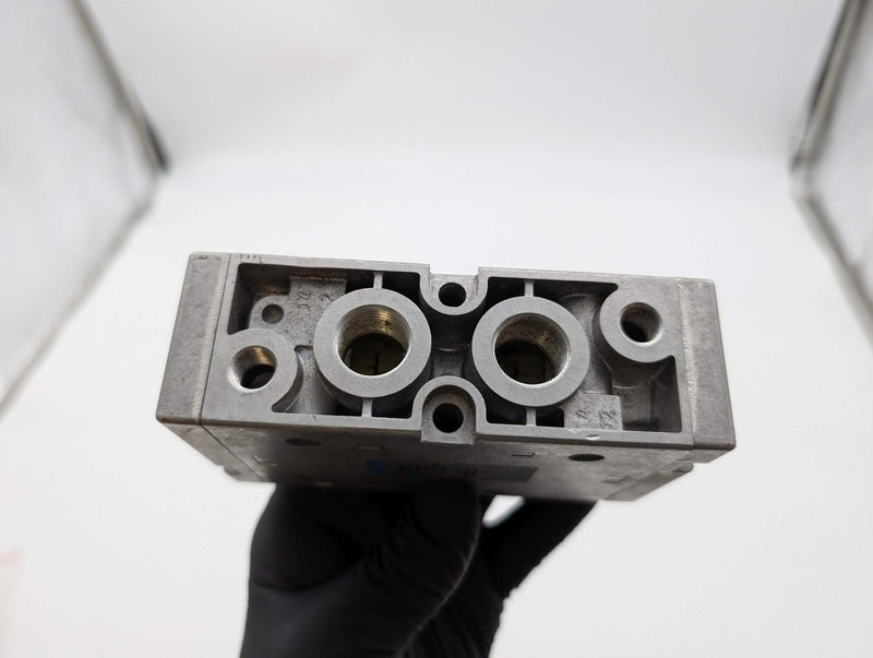 Festo 14953 Pneumatic Valve Bistable 5/2 Way 3/8" J-5-3/8-B Tiger 2000 2