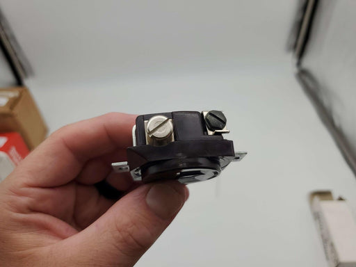 Arrow Hart 5284 Single Receptacle Outlet 15A 125V 2 Pole 3 Wire Industrial Spec 2