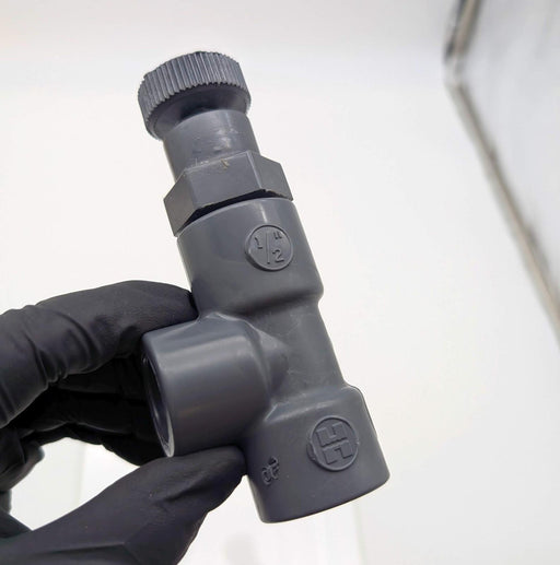 Hayward AV10050T 1/2" Angle Globe Valve PVC Body FPM O-Rings 150 PSI 1