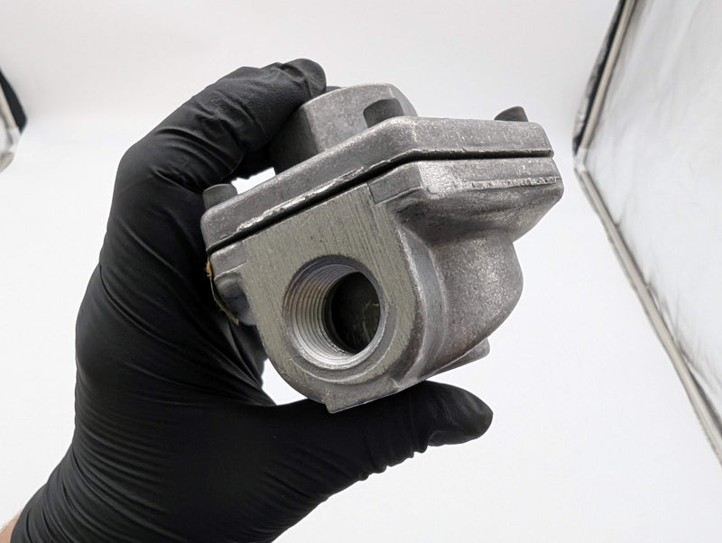 Parker 0R50B Quick Exhaust Valve 1/2" NPT Pneumatic Shuttle Valve 450 SCFM