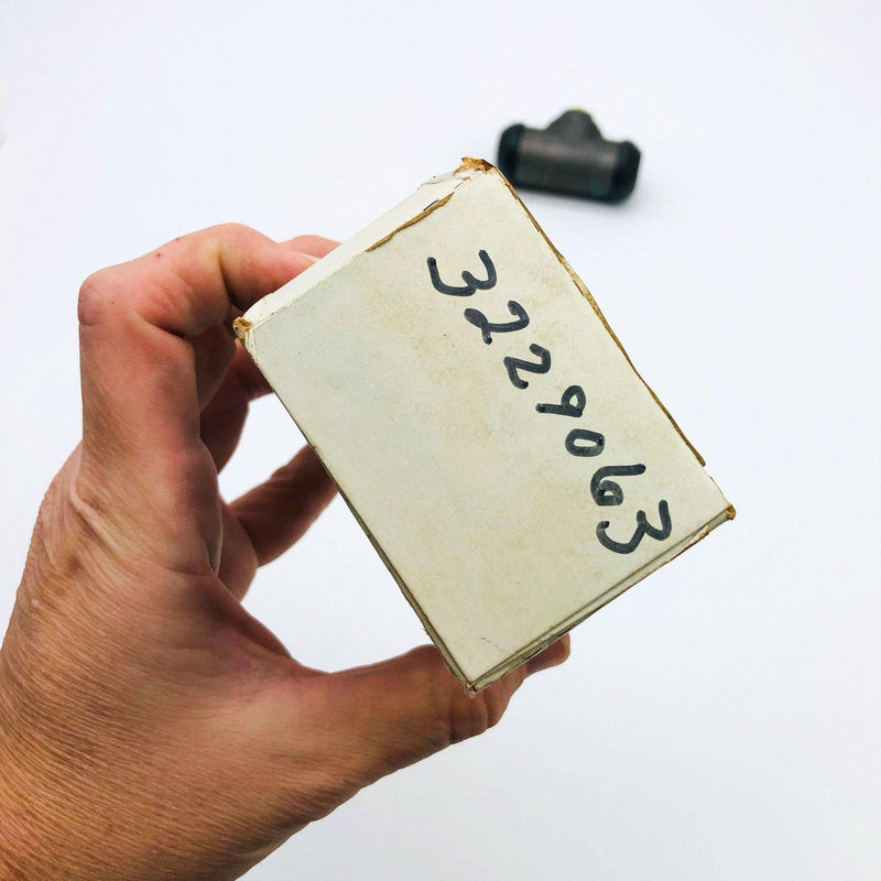 Mopar 3229063 Wheel Cylinder Drum Brakes OEM New Old Stock NOS Open 8