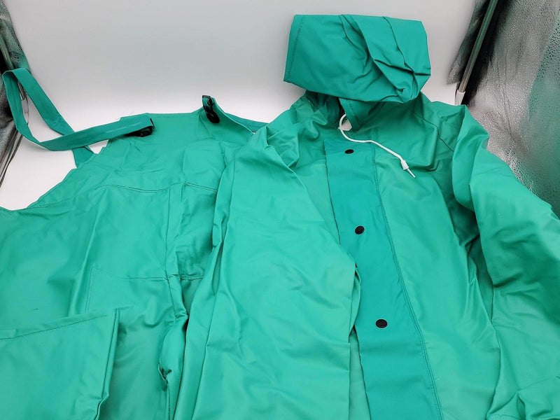 Ironwear 9031 Rainsuit XXXL / 3XL Flame Resistant PVC Nylon Coverall & Jacket 1