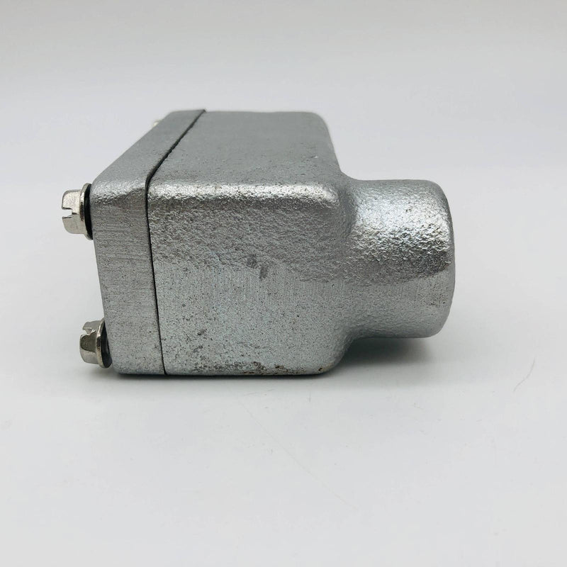 Thomas & Betts OELB2-TB Conduit Body Outlet Box with Cover 3/4in Iron OELB Style 11