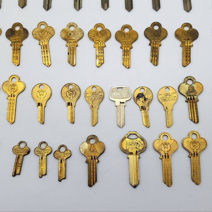 Keys for Crafting 50 Gold Tone Keys Eagle Sargent Corbin Jewelry & Art Rusty 6