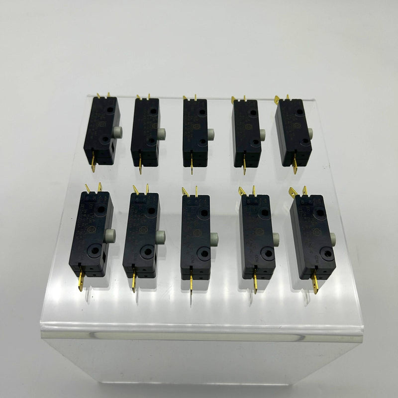 ZF Electronics E13-00E Switch Snap Action 15A 125VAC Round Plunger Lot of 10 11