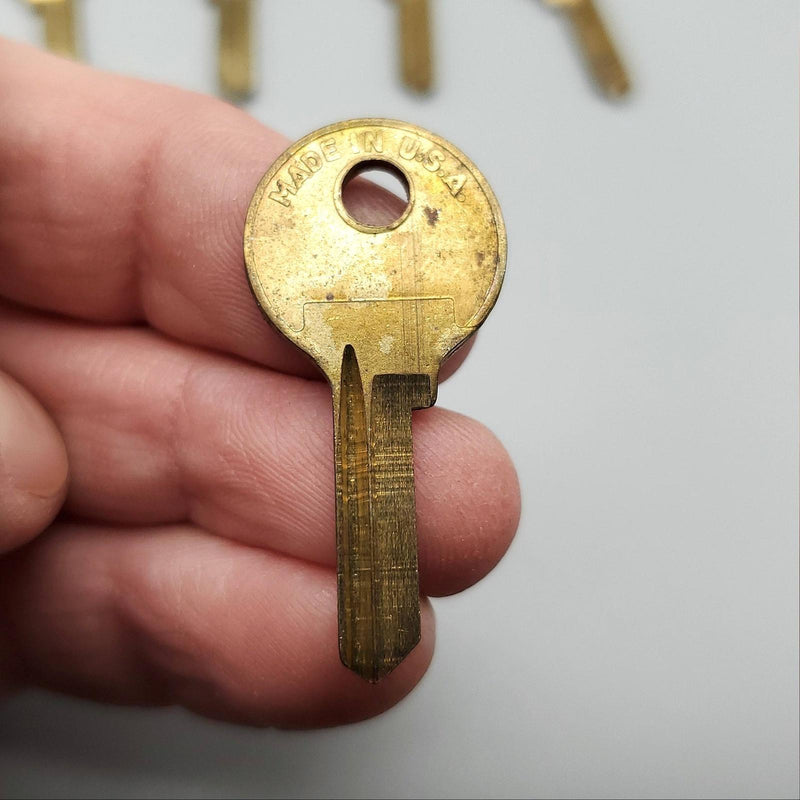 5x Yale RB 24 1/2 Key Blanks Brass BR Keyway 4 Pin NOS 3