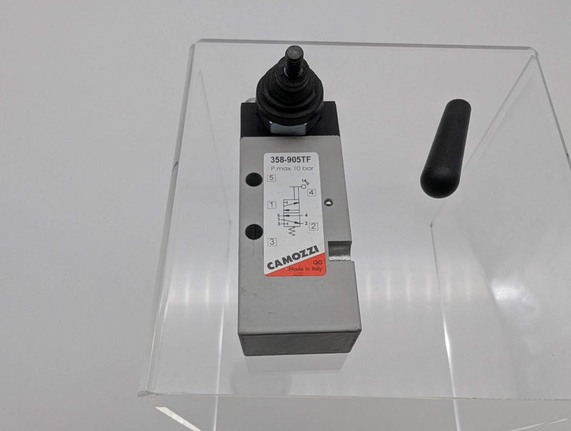 Camozzi 358-905TF Pneumatic Valve 1/8" NPTF 145 PSI Lever Actuator 16 SCFM 1