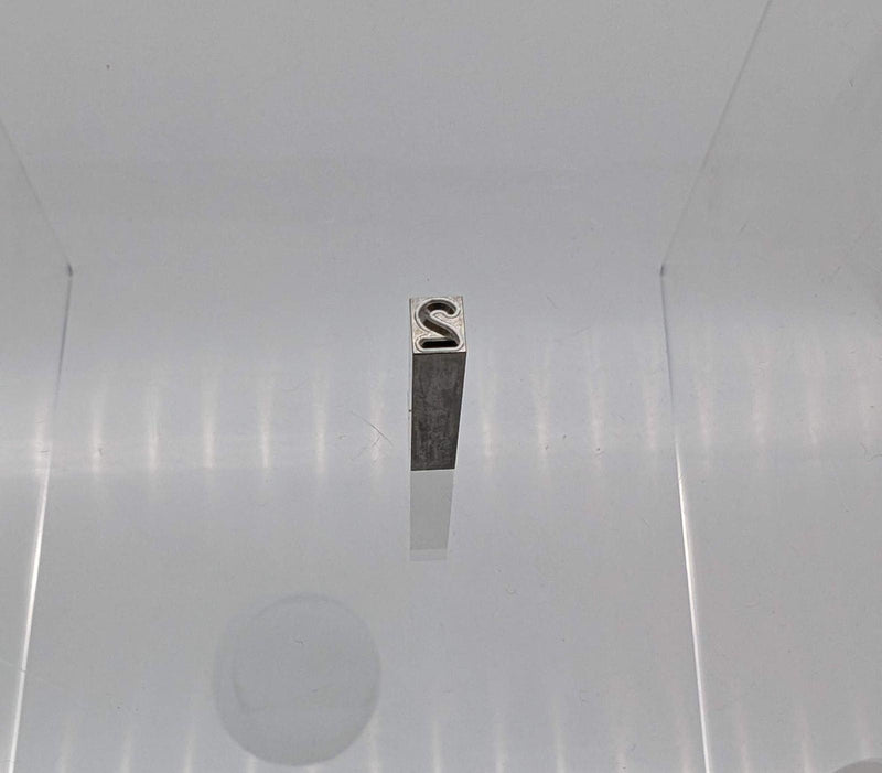 Misumi HCF4-28.5-2-F90 Engraving Block Punch Number 2 28.5mm Len 90 DEG Flange
