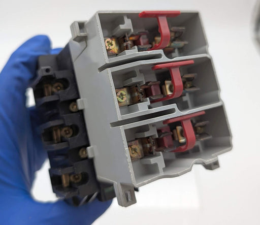 Allen Bradley 194R-NC030P3 Fusible Disconnect Switch 3 Pole 30A 600V 1