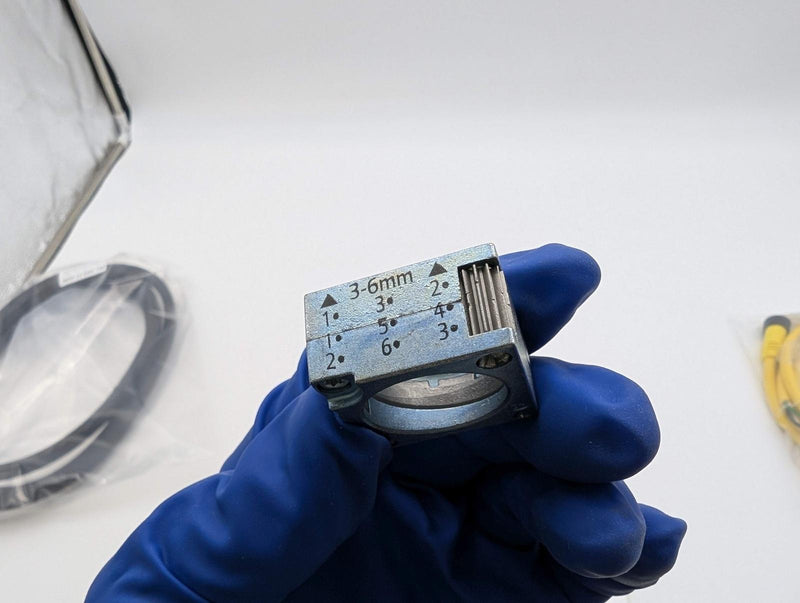 Siemens 3SB35002HA11 Selector Switch 2 Position 22mm Maintained 5