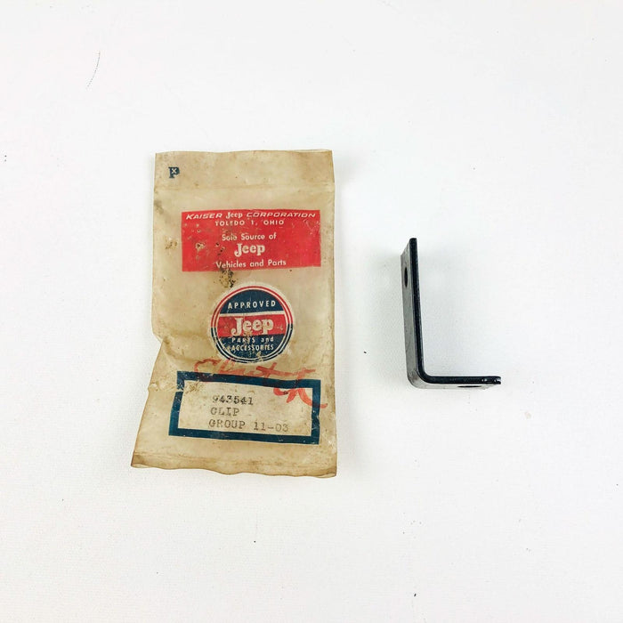 Jeep 943541 Clip Gr 11-03 OEM NOS Kaiser 8