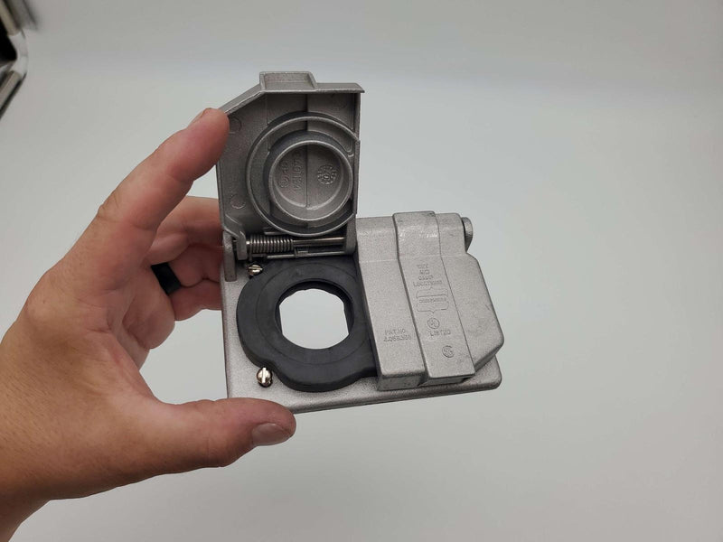 Crouse-Hinds WLRD1 Duplex Outlet Box Cover for Wet & Damp Locations Spring Doors 3