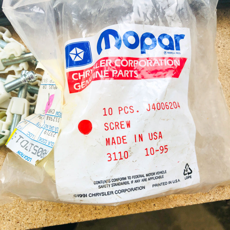 Mopar J4006204 Screw for Headlight Headlamp Adjusting Philips OEM NOS 1ct 2