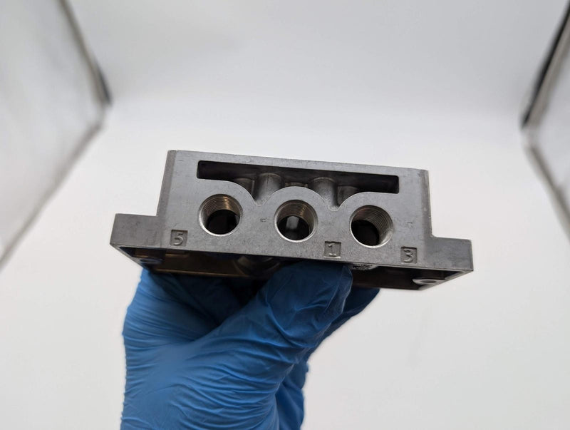 Festo VDMA 24345-A-1 Pneumatic Block G 1/4" Pneumatic G 1/8" Pilot Air Port 3