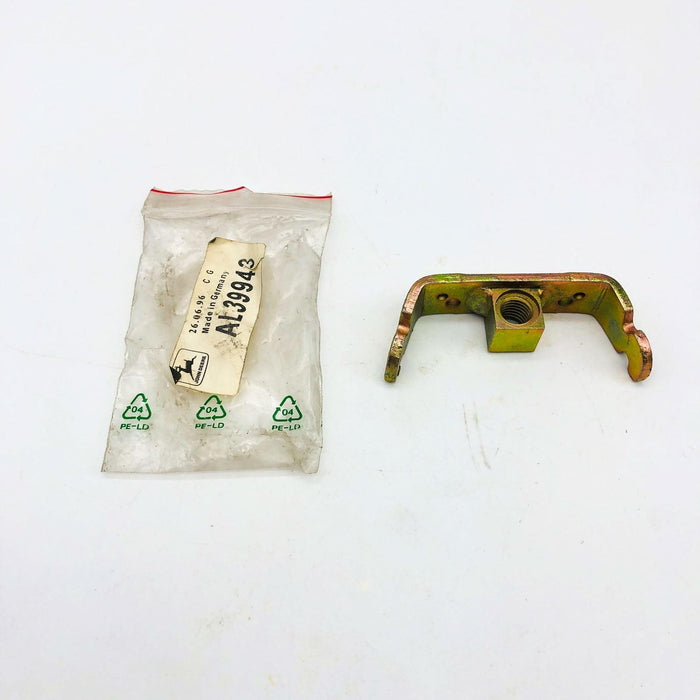 John Deere AL39943 Retainer OEM New Old Stock NOS Open 8