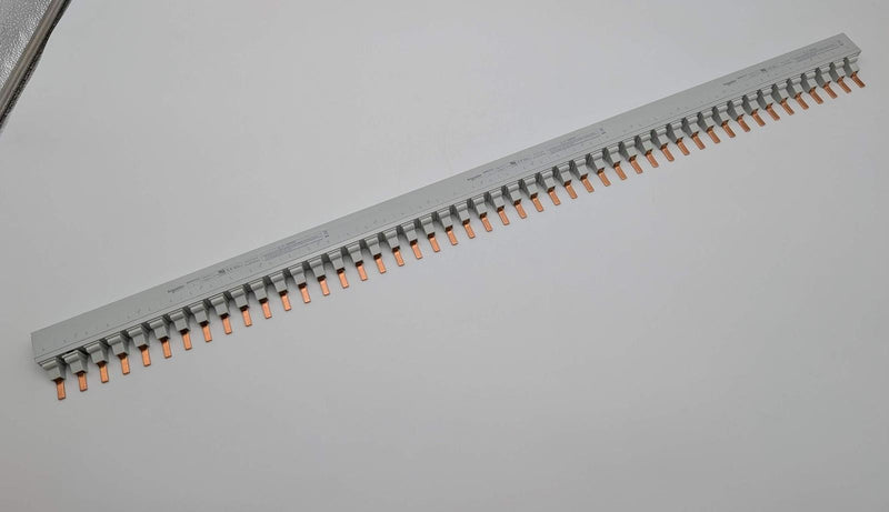 Schneider M9XCP157 Multi 9 Combo Busbar 80A 277/480 VAC 18mm Pitch 47 Modules 1