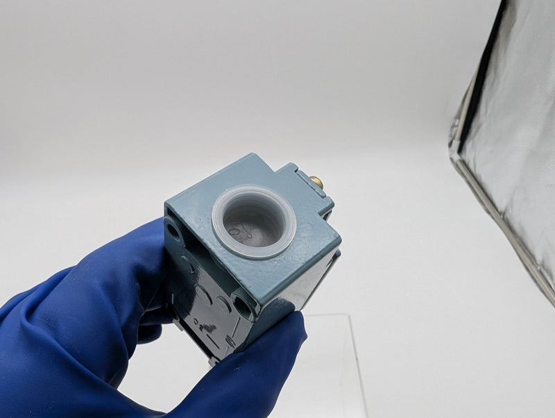 Telemecanique ZCKJ7 Limit Switch Body No Display 2NC Slow Break 3