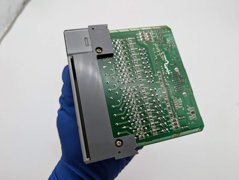 Allen Bradley 1746-0A16 AC Output Module 16 Outputs 85-265V 370 MA SLC500 Series 7