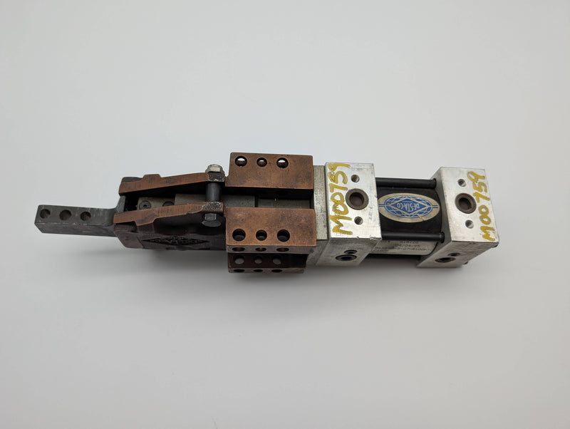Destaco 865B Pneumatic Power Clamp w/ Vertical Clamp Arm 6