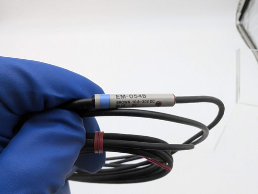 Keyence EM-054B Proximity Sensor In Cable Amplifier 1.2mm Detect 10.8 to 30 VDC 2