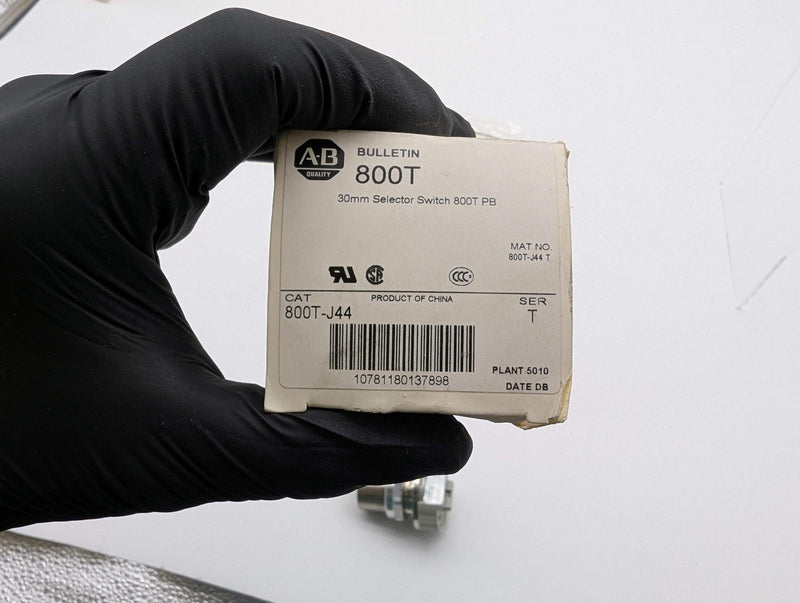 Allen Bradley 800T-J44 Key Operated Selector Switch 3 Position NEMA Type 4 & 13