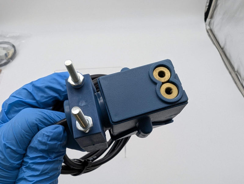 Eaton 1550B-6517 Right Angle Photoelectric Sensor 30VDC w/ Fiberoptic Adapter 3