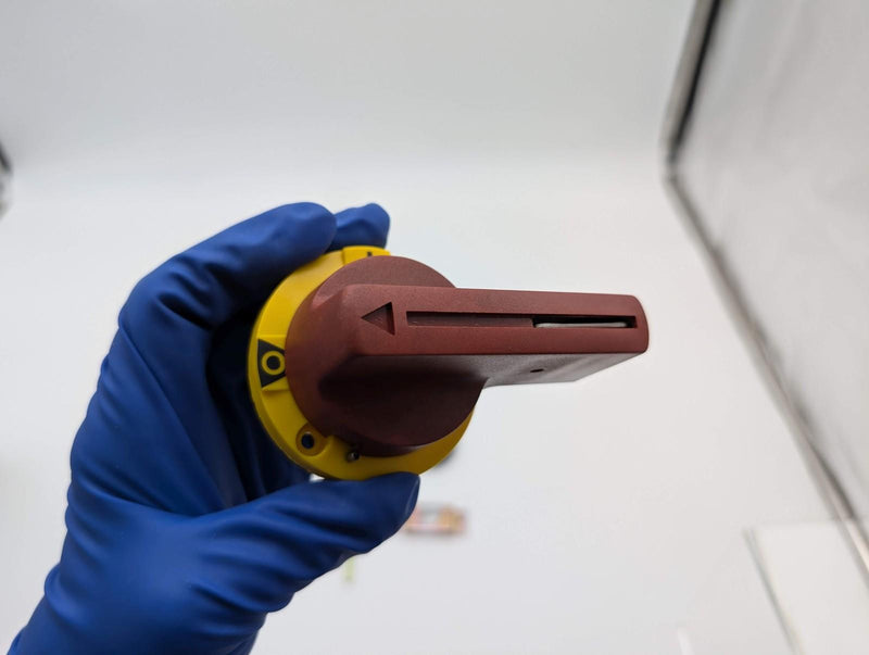 ABB OETLZX103 Pistol Selector Handle On Off Red & Yellow for Disconnect Switch 2