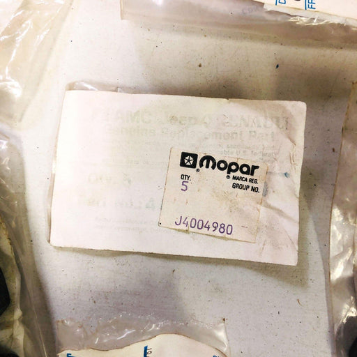 AMC Jeep 4004980 Screw for Exterior Handle w/ Fixed Vent OEM NOS 81-82 CJ 7-8 2