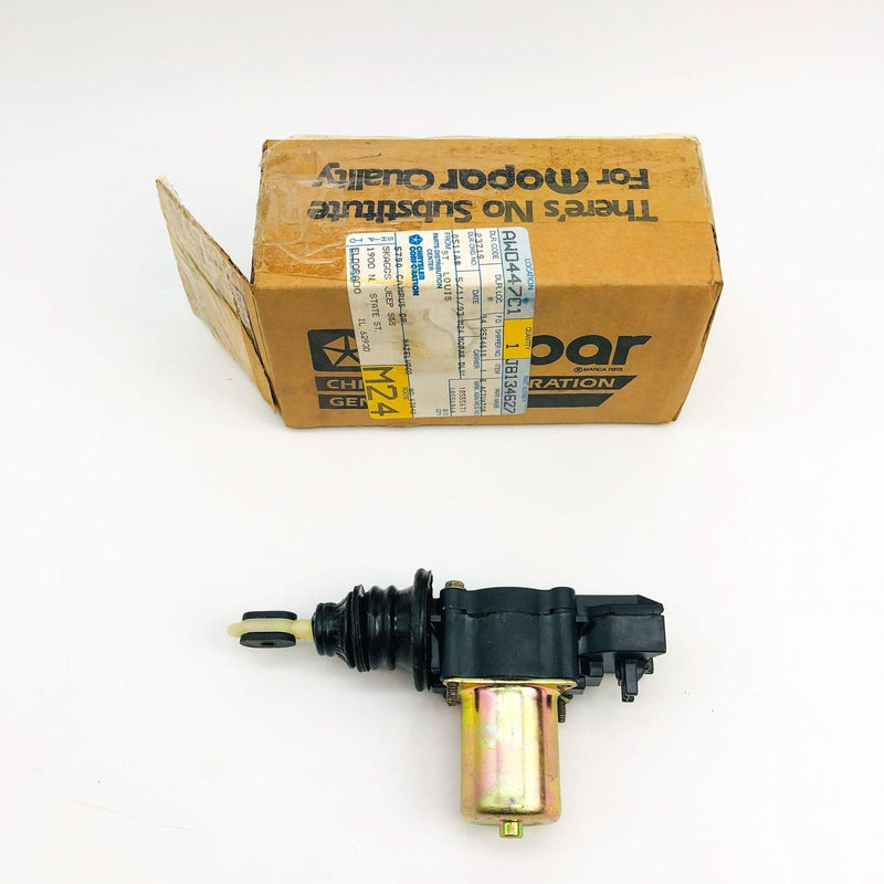 Mopar J8134627 Actuator Power Lock Front Door Rear Liftdoor OEM NOS 1981-86 9