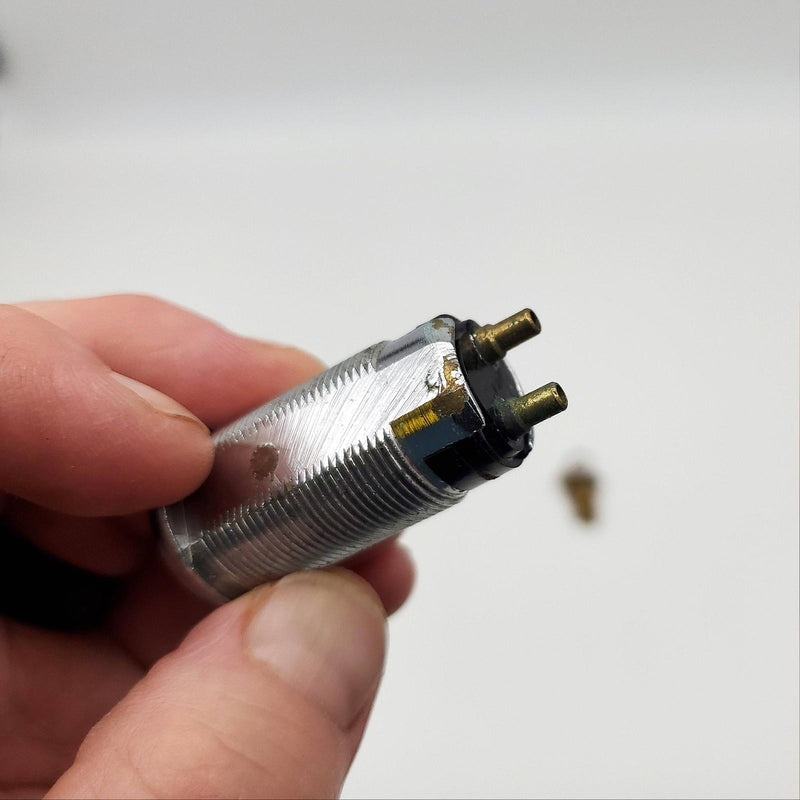 Ademco 2174-70 Shunt Lock Momentary Switch 1-5/8" L x 0.70" Diameter Keyed Alike 4