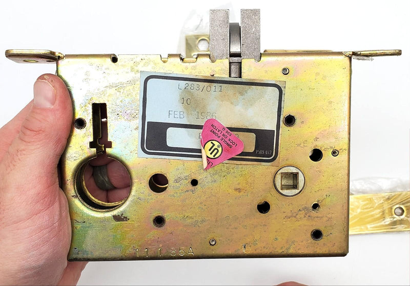 Schlage L9010 Mortise Lock Passage Latch Lever Bright Brass 605 NOS 2