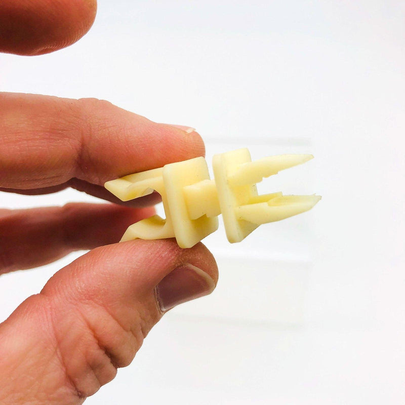 AMC Jeep 4007456 Retainer Clip for Hood Rod OEM NOS 88-90 Wrangler YJ Loose 4