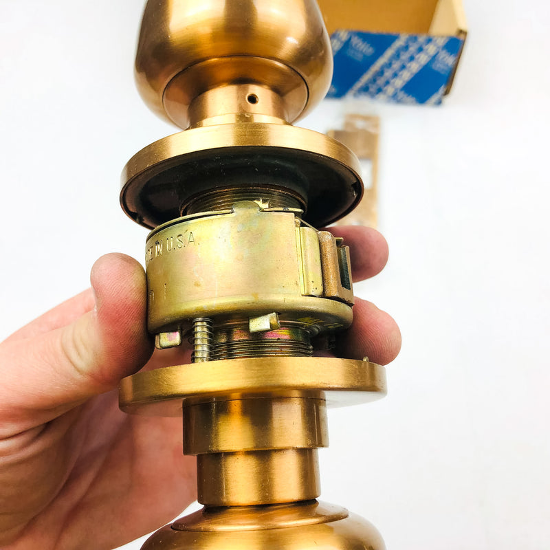 Yale Passage Closet Door Knob 5401 Brandywine US10 Satin Bronze New Old Stock 6