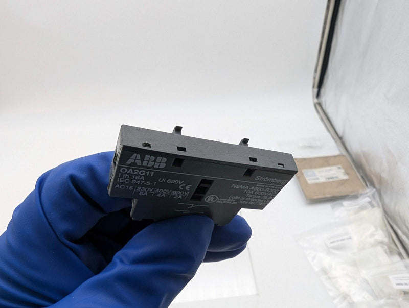 ABB 0A2G11 Auxialiary Contact 16A 600VAC 1NO / 1NC Snap On 3