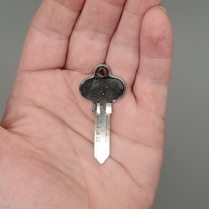 10x Ilco 1054TW / IN34 Key Blanks Nickel Plated NOS 2