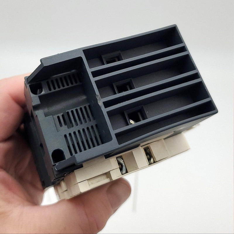 Schneider Electric GV2P06 Motor Manual Starter & Protector 1-1.6A w/ Adapter 4